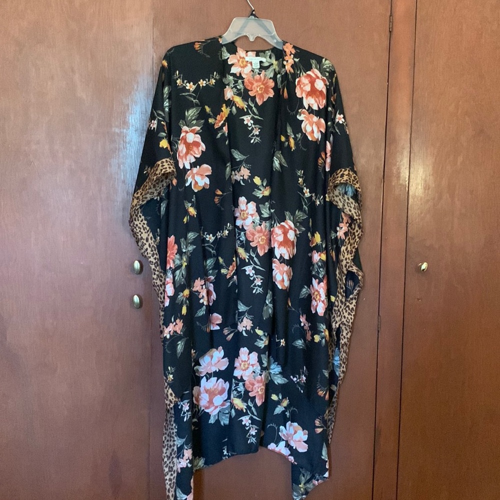 Floral kimono wrap